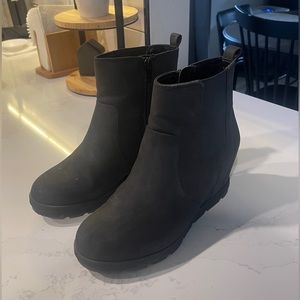 Sonoma Women’s Wedge Boot size 7